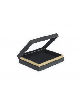 Boîte avec anneaux, fond noir, 26x19cm